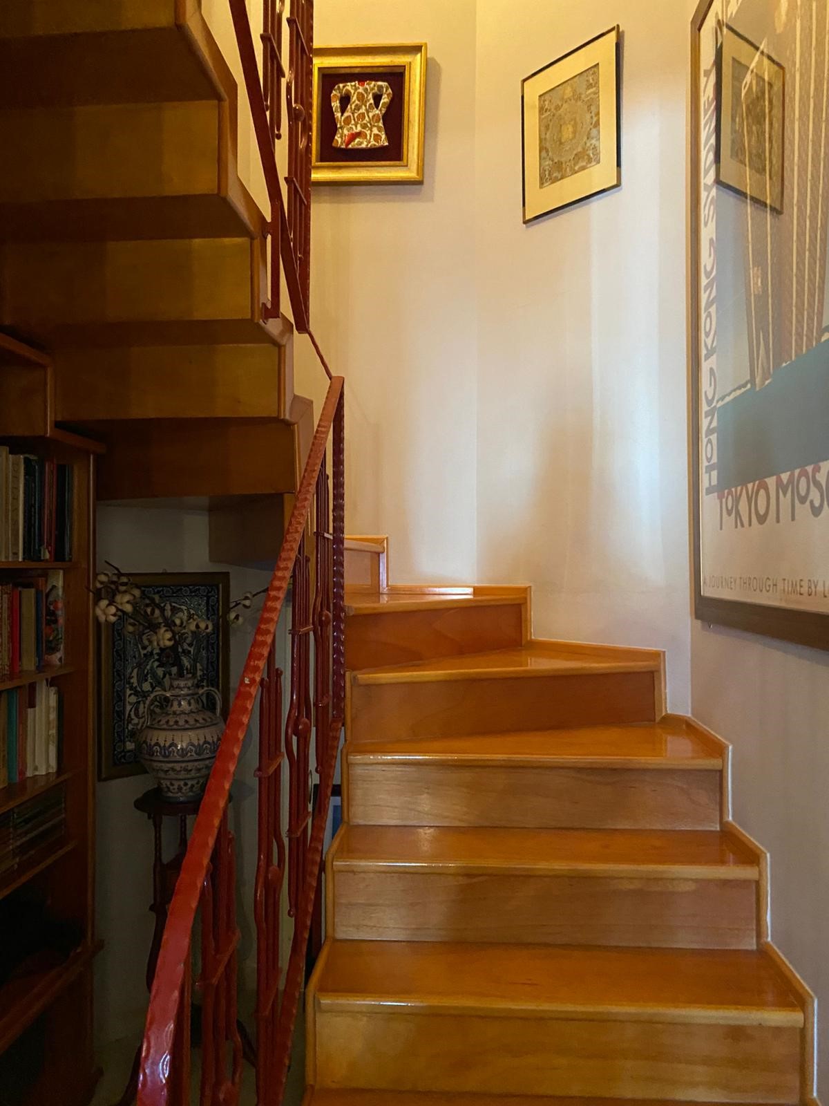 Çukurbağ yarımadasında deniz manzaralı muhteşem villa