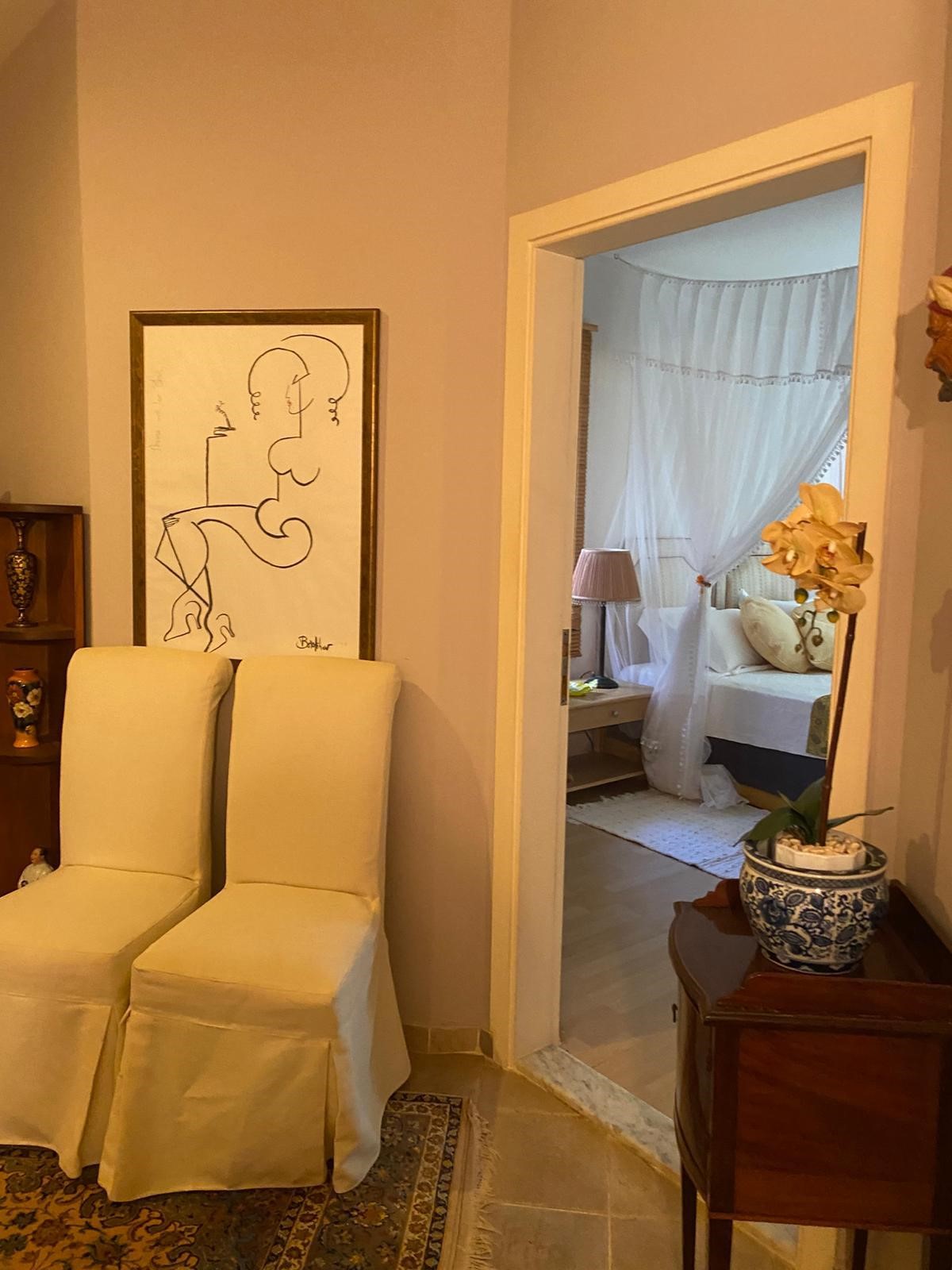 Çukurbağ yarımadasında deniz manzaralı muhteşem villa