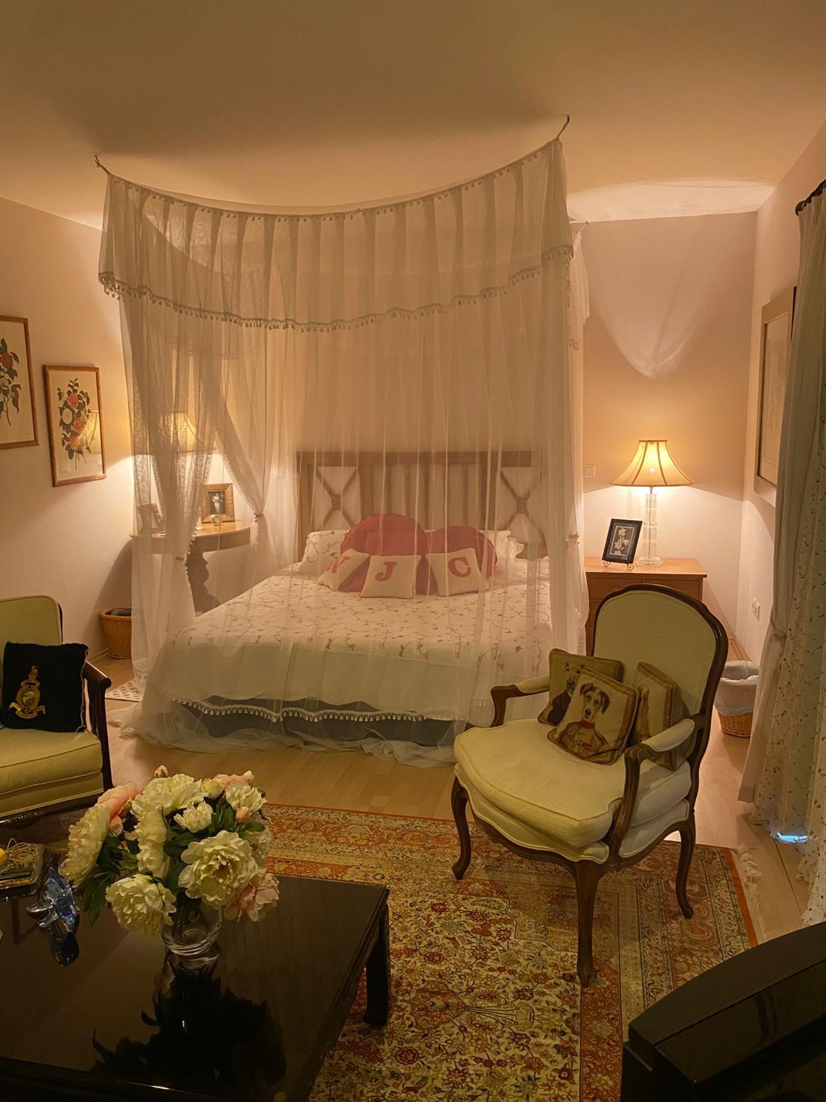Çukurbağ yarımadasında deniz manzaralı muhteşem villa