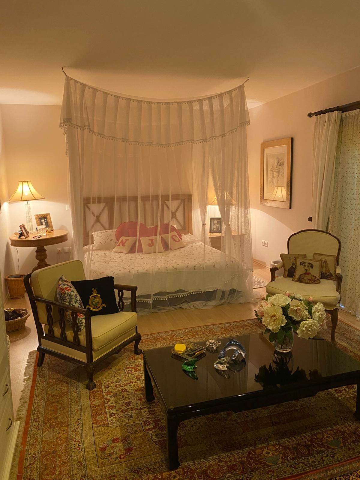 Çukurbağ yarımadasında deniz manzaralı muhteşem villa