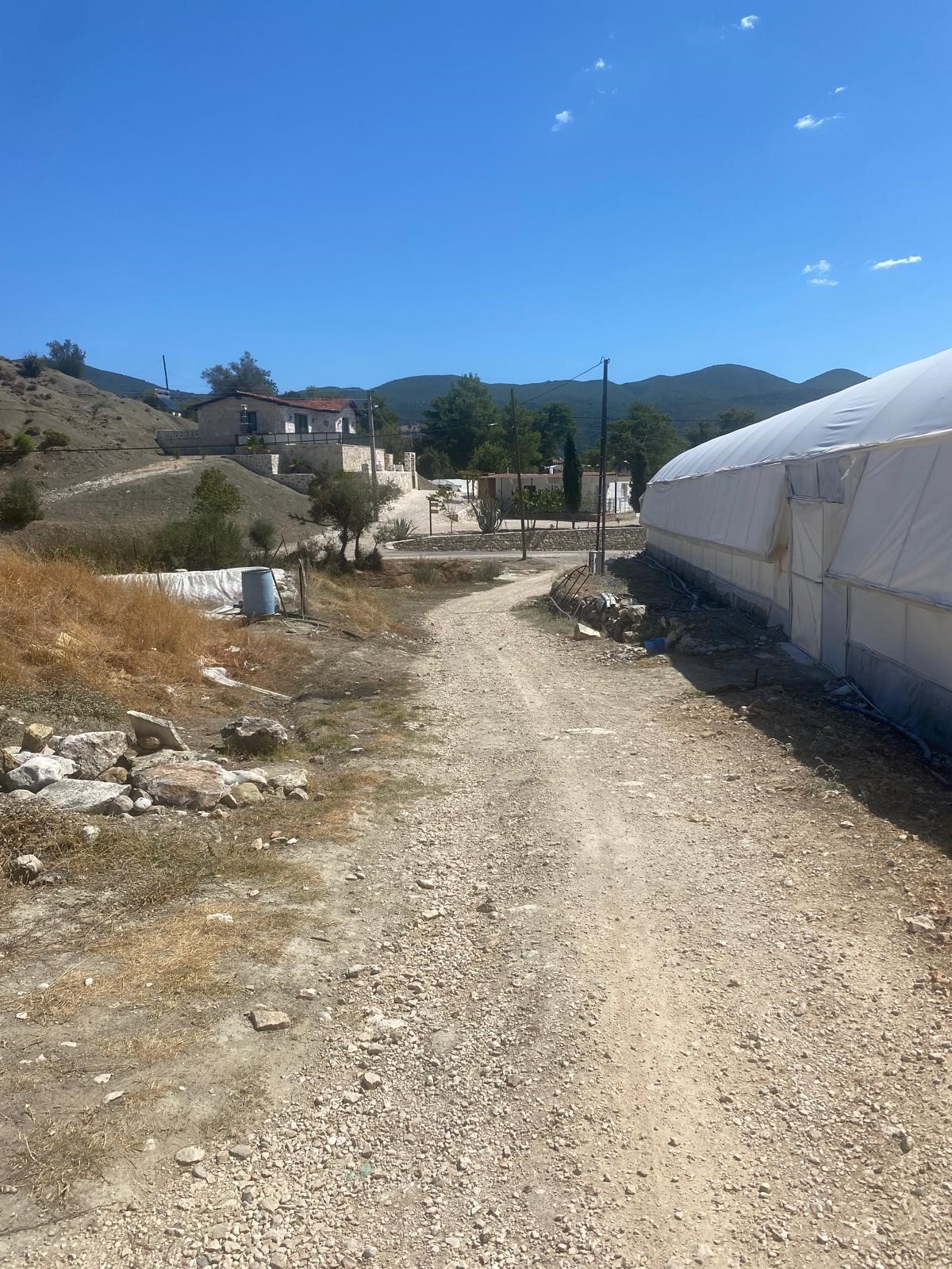 Kaşın en potansiyelli köylerinden Uğrar da tarla
