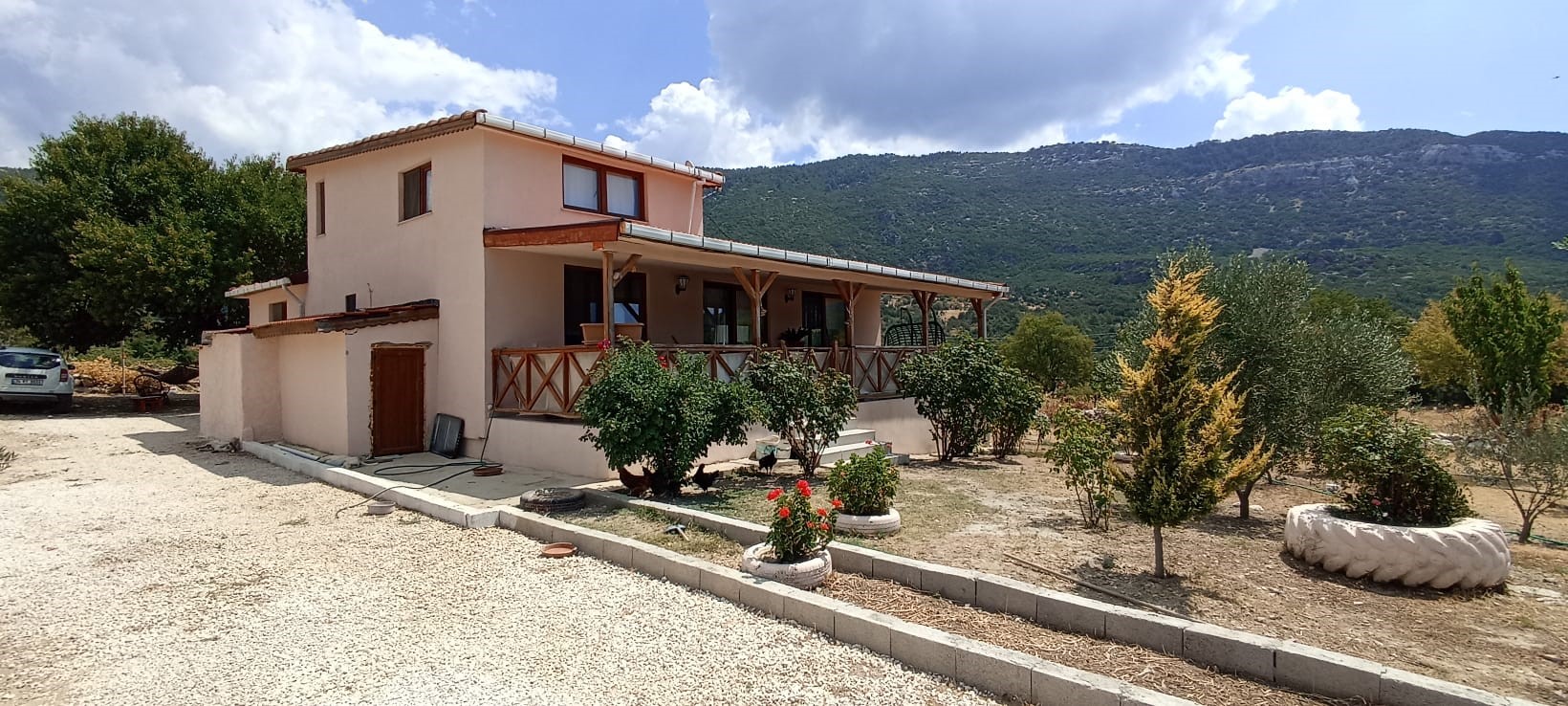 Kaş İkizce de 2 adet müstakil ev toplam 5687,52m2 arazi içinde !!!