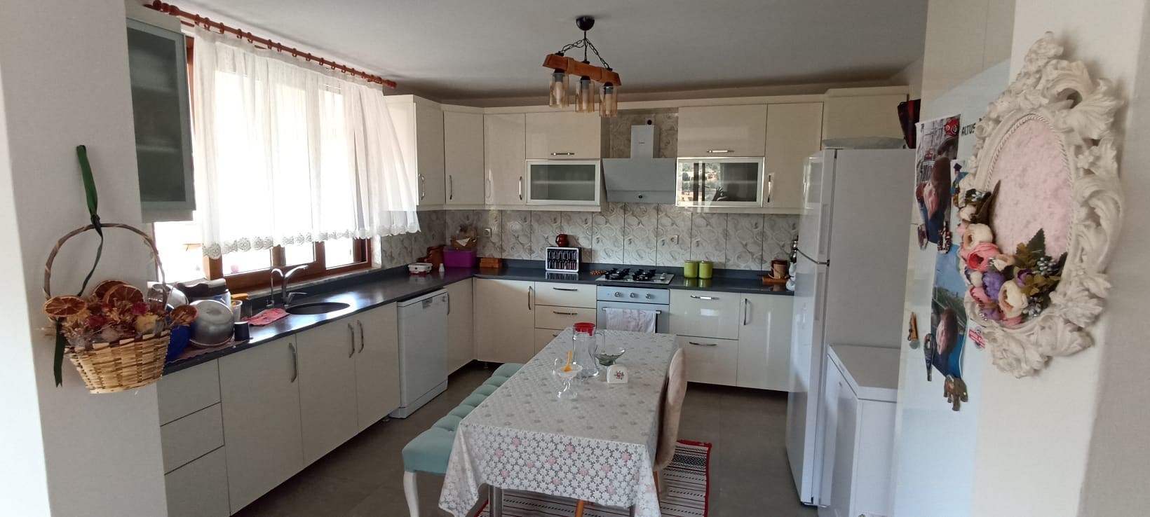 Kaş İkizce de 2 adet müstakil ev toplam 5687,52m2 arazi içinde !!!