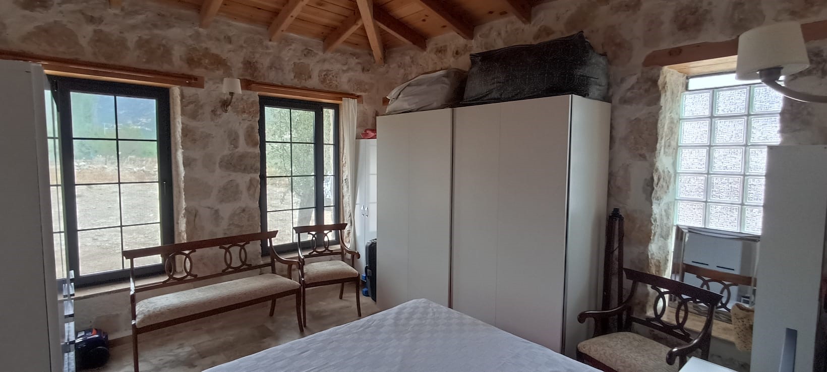 Kaş İkizce de 2 adet müstakil ev toplam 5687,52m2 arazi içinde !!!
