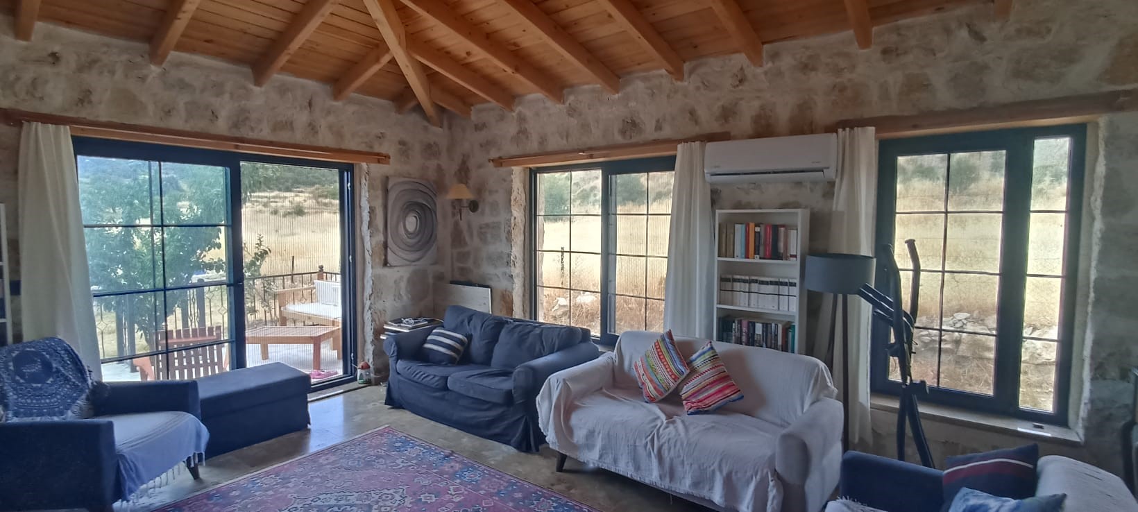 Kaş İkizce de 2 adet müstakil ev toplam 5687,52m2 arazi içinde !!!