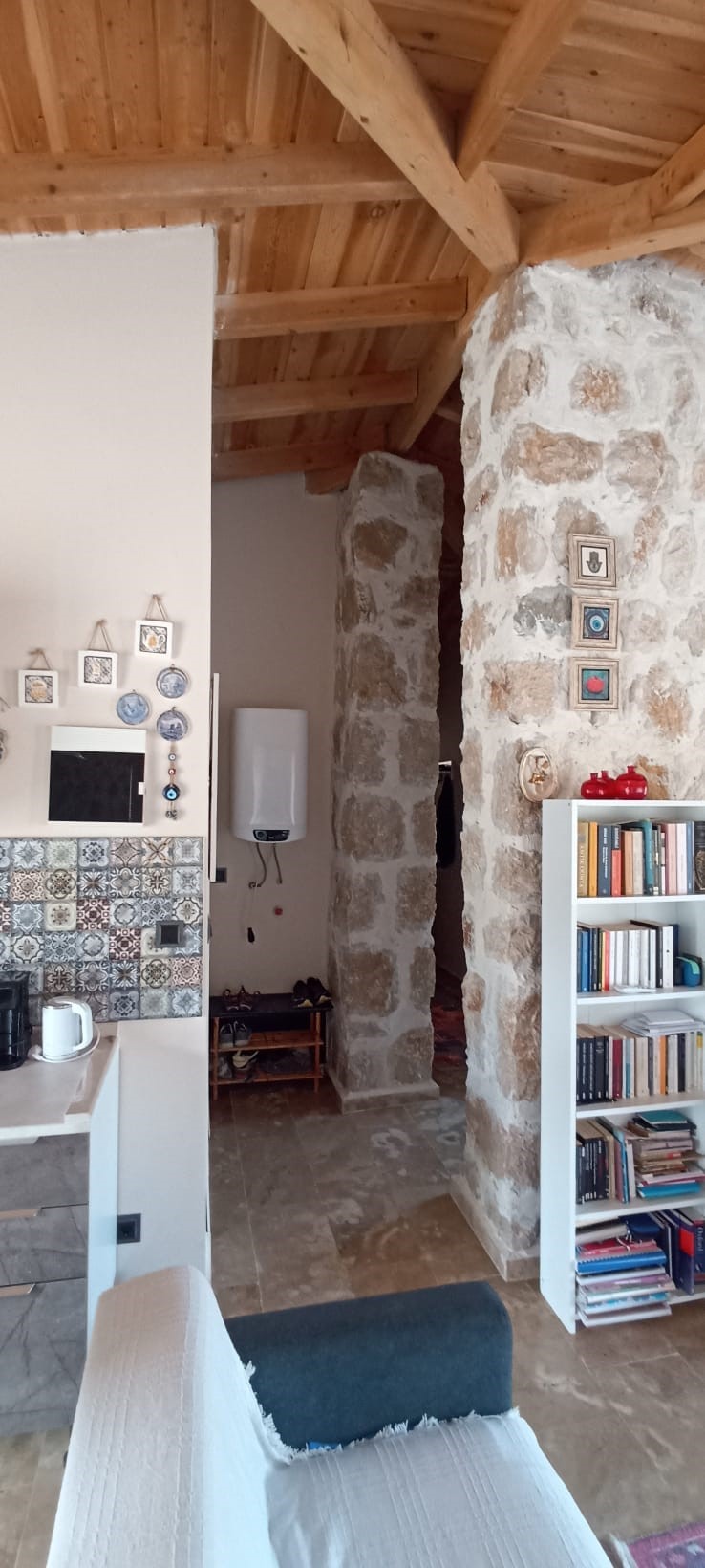 Kaş İkizce de 2 adet müstakil ev toplam 5687,52m2 arazi içinde !!!