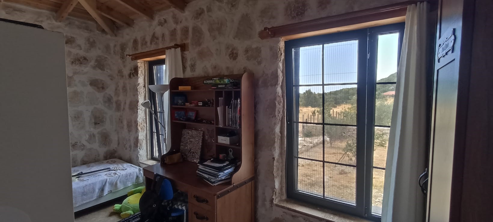 Kaş İkizce de 2 adet müstakil ev toplam 5687,52m2 arazi içinde !!!