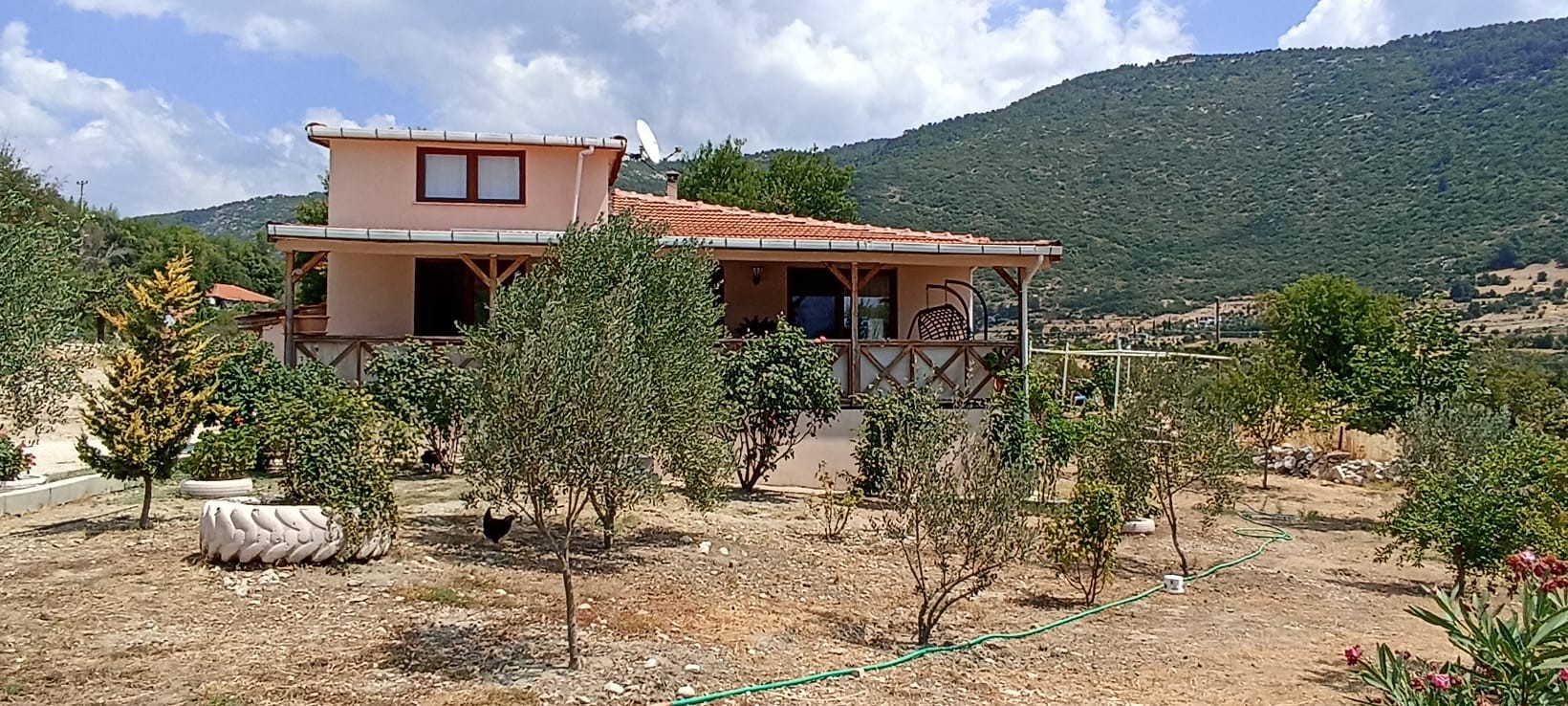 Kaş İkizce de 2 adet müstakil ev toplam 5687,52m2 arazi içinde !!!